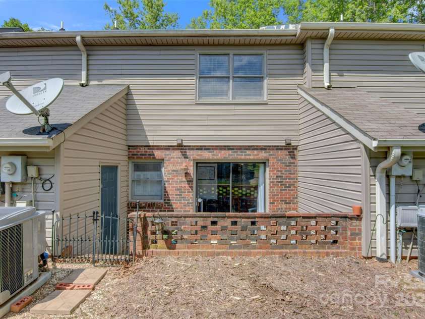 1485 20th Avenue, Hickory, NC 28601.  MLS# CAR4257174, YatesRealty ID 14665. 