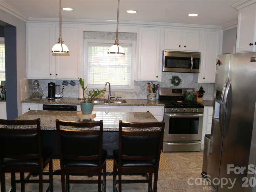 200 Ruby Lane, Gastonia, NC 28054.  MLS# CAR4373046, YatesRealty ID 14668. 