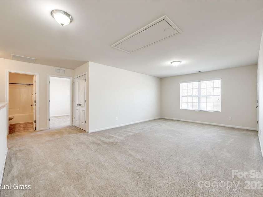 1929 Shorthorn Street, Charlotte, NC 28213.  MLS# CAR4240482, YatesRealty ID 14669. 