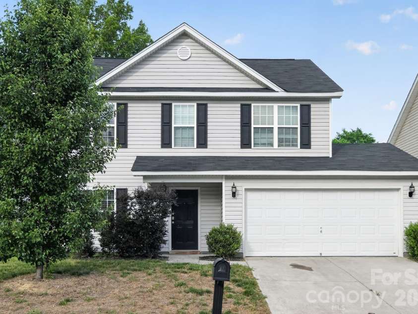 455 Menlo Park Road, Greensboro, NC 27405.  MLS# CAR4372637, YatesRealty ID 14669. 