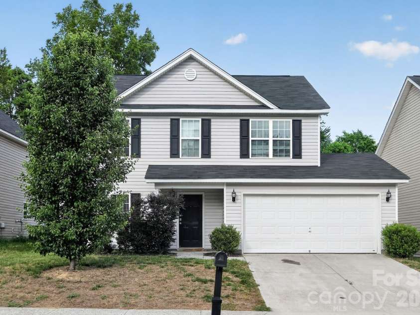 455 Menlo Park Road, Greensboro, NC 27405.  MLS# CAR4372637, YatesRealty ID 14669. 