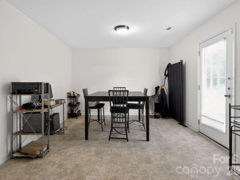 455 Menlo Park Road, Greensboro, NC 27405.  MLS# CAR4372637, YatesRealty ID 14669. 