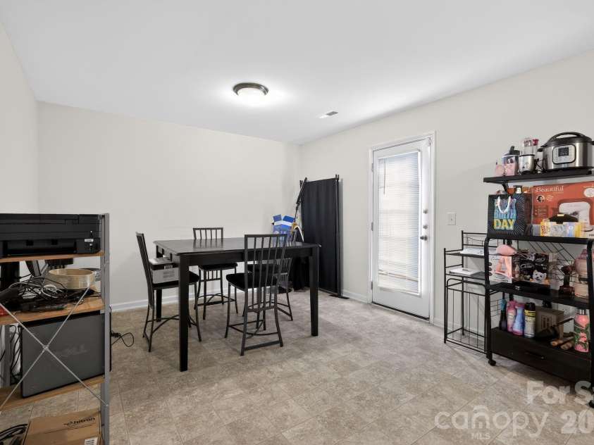455 Menlo Park Road, Greensboro, NC 27405.  MLS# CAR4372637, YatesRealty ID 14669. 