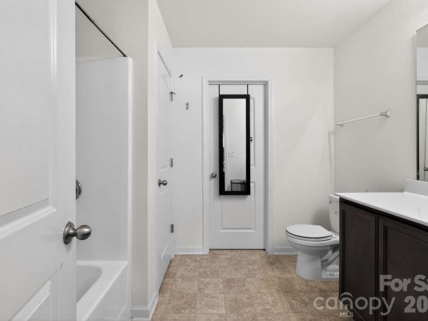 455 Menlo Park Road, Greensboro, NC 27405.  MLS# CAR4372637, YatesRealty ID 14669. 