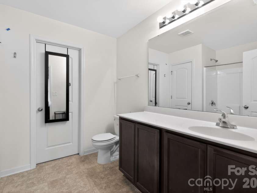 455 Menlo Park Road, Greensboro, NC 27405.  MLS# CAR4372637, YatesRealty ID 14669. 