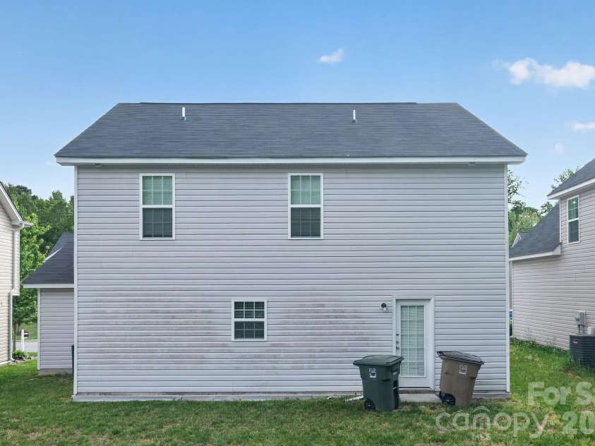 455 Menlo Park Road, Greensboro, NC 27405.  MLS# CAR4372637, YatesRealty ID 14669. 