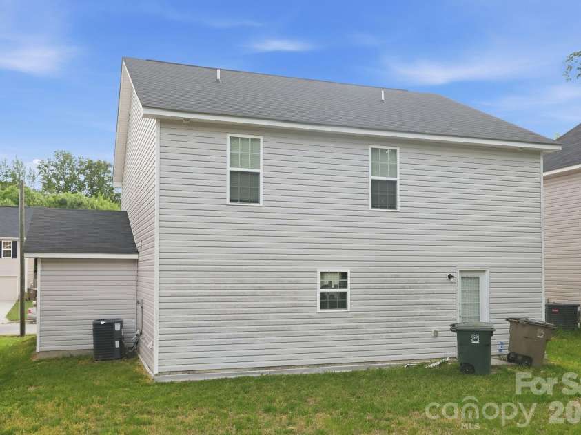 455 Menlo Park Road, Greensboro, NC 27405.  MLS# CAR4372637, YatesRealty ID 14669. 