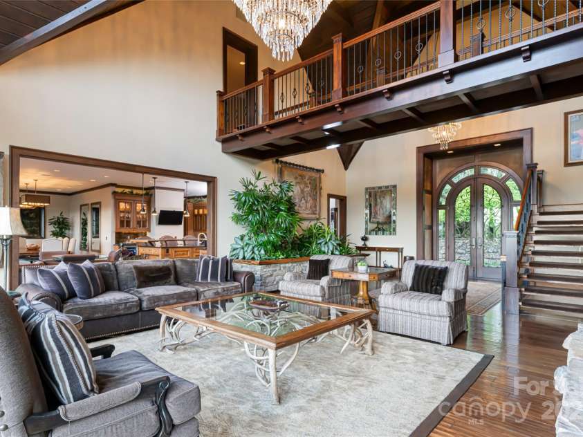 66 Deerhaven Lane, Asheville, NC 28803.  MLS# CAR4137312, YatesRealty ID 1467. 