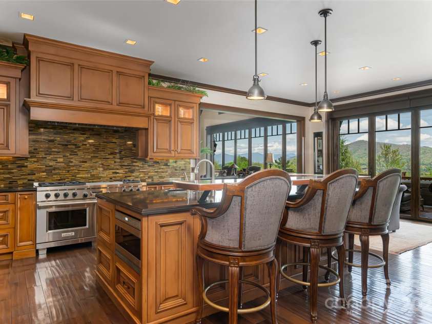 66 Deerhaven Lane, Asheville, NC 28803.  MLS# CAR4137312, YatesRealty ID 1467. 