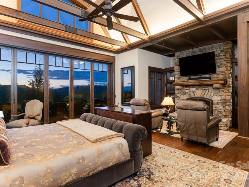 66 Deerhaven Lane, Asheville, NC 28803.  MLS# CAR4137312, YatesRealty ID 1467. 