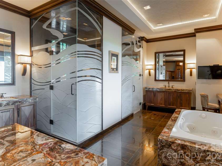 66 Deerhaven Lane, Asheville, NC 28803.  MLS# CAR4137312, YatesRealty ID 1467. 