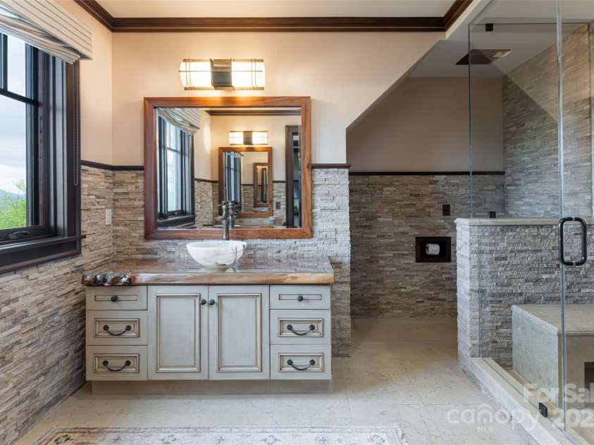 66 Deerhaven Lane, Asheville, NC 28803.  MLS# CAR4137312, YatesRealty ID 1467. 