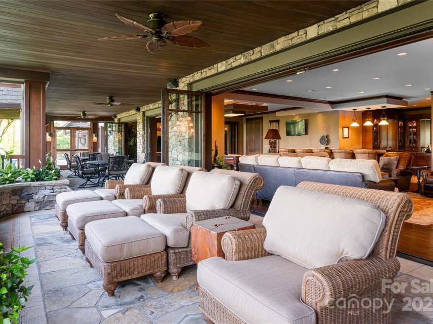 66 Deerhaven Lane, Asheville, NC 28803.  MLS# CAR4137312, YatesRealty ID 1467. 