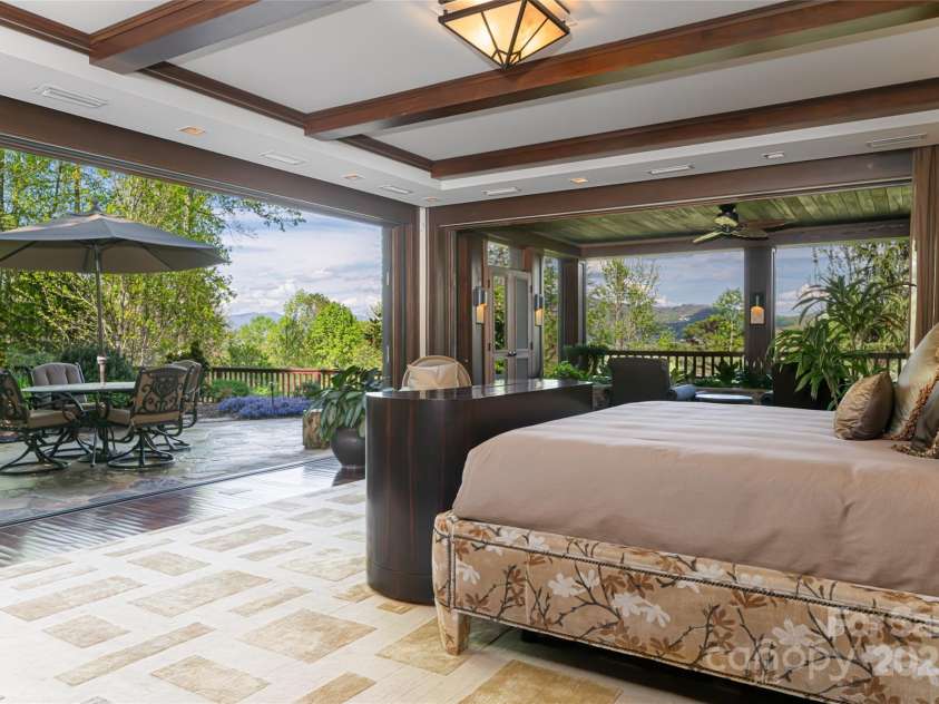 66 Deerhaven Lane, Asheville, NC 28803.  MLS# CAR4137312, YatesRealty ID 1467. 