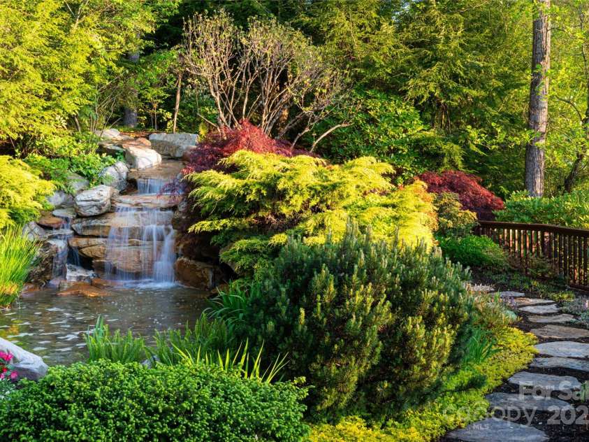 66 Deerhaven Lane, Asheville, NC 28803.  MLS# CAR4137312, YatesRealty ID 1467. 