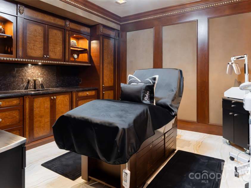 66 Deerhaven Lane, Asheville, NC 28803.  MLS# CAR4137312, YatesRealty ID 1467. 