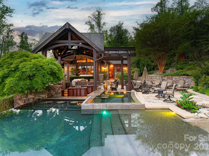 66 Deerhaven Lane, Asheville, NC 28803.  MLS# CAR4137312, YatesRealty ID 1467. 