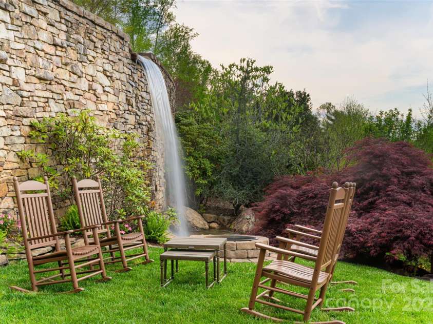 66 Deerhaven Lane, Asheville, NC 28803.  MLS# CAR4137312, YatesRealty ID 1467. 