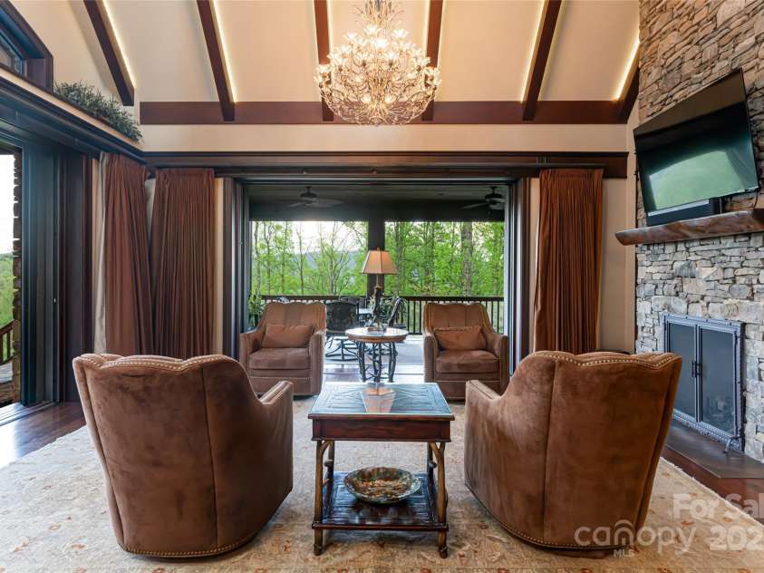 66 Deerhaven Lane, Asheville, NC 28803.  MLS# CAR4137312, YatesRealty ID 1467. 