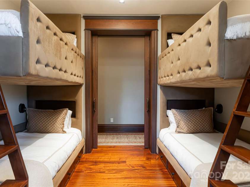 66 Deerhaven Lane, Asheville, NC 28803.  MLS# CAR4137312, YatesRealty ID 1467. 