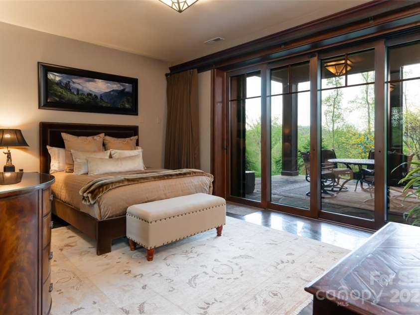 66 Deerhaven Lane, Asheville, NC 28803.  MLS# CAR4137312, YatesRealty ID 1467. 