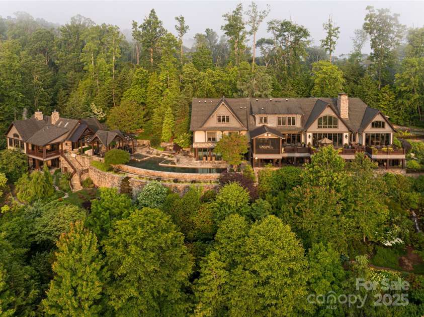 66 Deerhaven Lane, Asheville, NC 28803.  MLS# CAR4137312, YatesRealty ID 1467. 