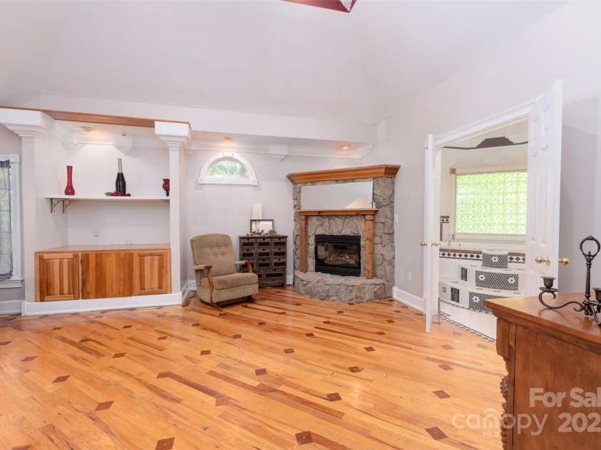 150 8th Avenue, New London, NC 28127.  MLS# CAR4259112, YatesRealty ID 14670. 