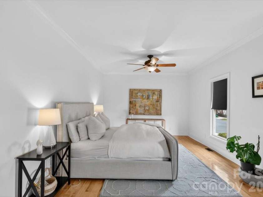 1001 Parkwood Avenue, Charlotte, NC 28205.  MLS# CAR4361745, YatesRealty ID 14671. 