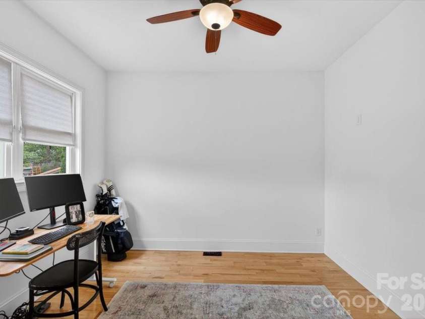 1001 Parkwood Avenue, Charlotte, NC 28205.  MLS# CAR4361745, YatesRealty ID 14671. 