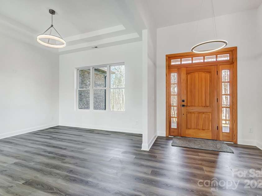 3738 Glen Arbor Drive, Maiden, NC 28650.  MLS# CAR4227504, YatesRealty ID 14671. Foyer-Dining Room