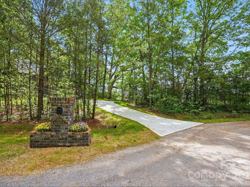 3738 Glen Arbor Drive, Maiden, NC 28650.  MLS# CAR4227504, YatesRealty ID 14671. Private Cul-de-sac