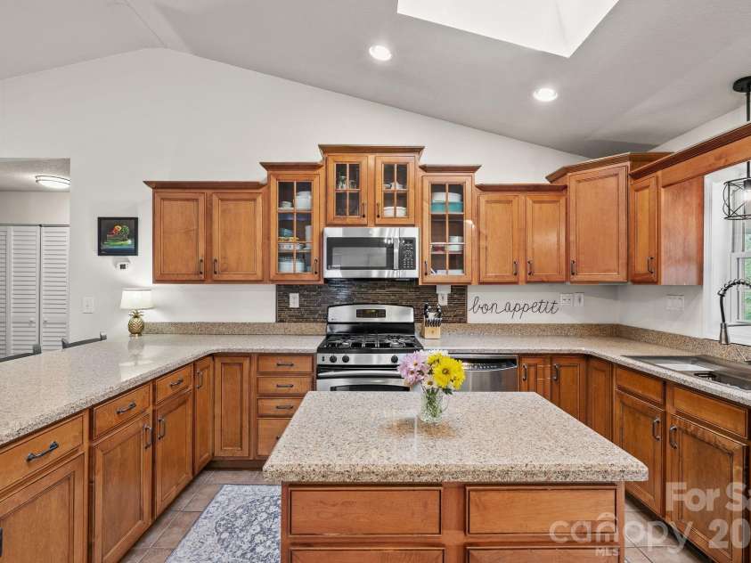 29 Muirfield Drive, Arden, NC 28704.  MLS# CAR4364187, YatesRealty ID 14672. Ample Cabinets 
