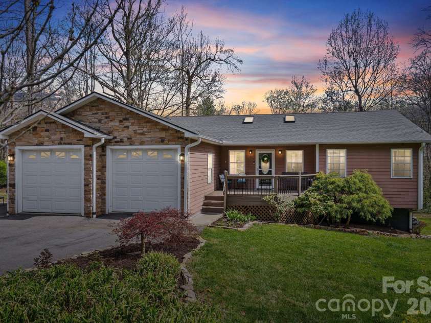 29 Muirfield Drive, Arden, NC 28704.  MLS# CAR4364187, YatesRealty ID 14672. Twilight 