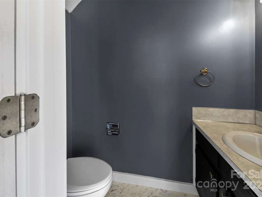 305 Plantation Drive, Kings Mountain, NC 28086.  MLS# CAR4231187, YatesRealty ID 14672. 