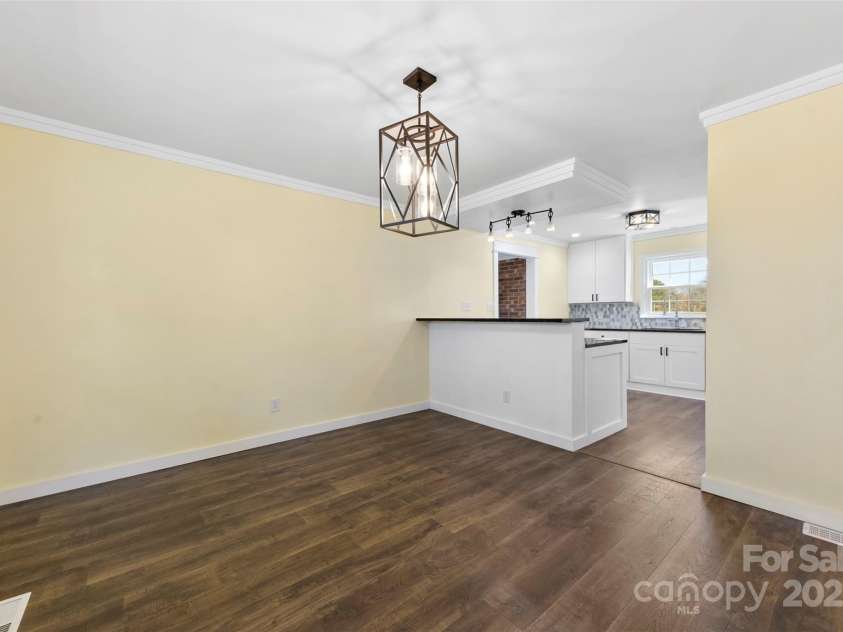 305 Plantation Drive, Kings Mountain, NC 28086.  MLS# CAR4231187, YatesRealty ID 14672. 