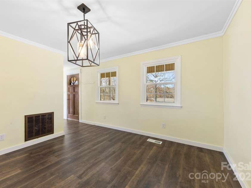 305 Plantation Drive, Kings Mountain, NC 28086.  MLS# CAR4231187, YatesRealty ID 14672. 