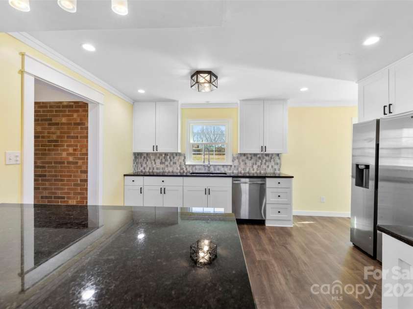 305 Plantation Drive, Kings Mountain, NC 28086.  MLS# CAR4231187, YatesRealty ID 14672. 