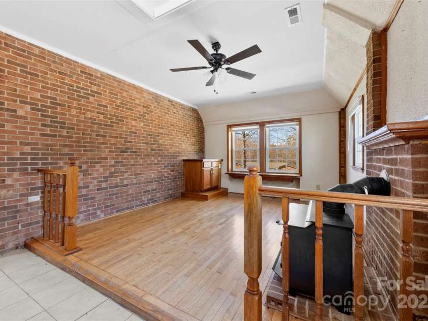 305 Plantation Drive, Kings Mountain, NC 28086.  MLS# CAR4231187, YatesRealty ID 14672. 