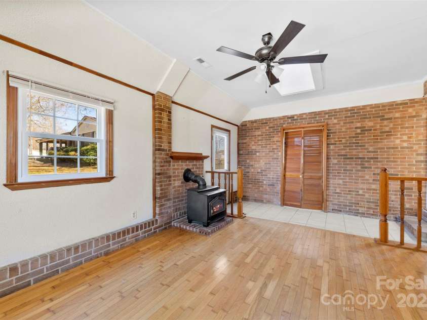 305 Plantation Drive, Kings Mountain, NC 28086.  MLS# CAR4231187, YatesRealty ID 14672. 