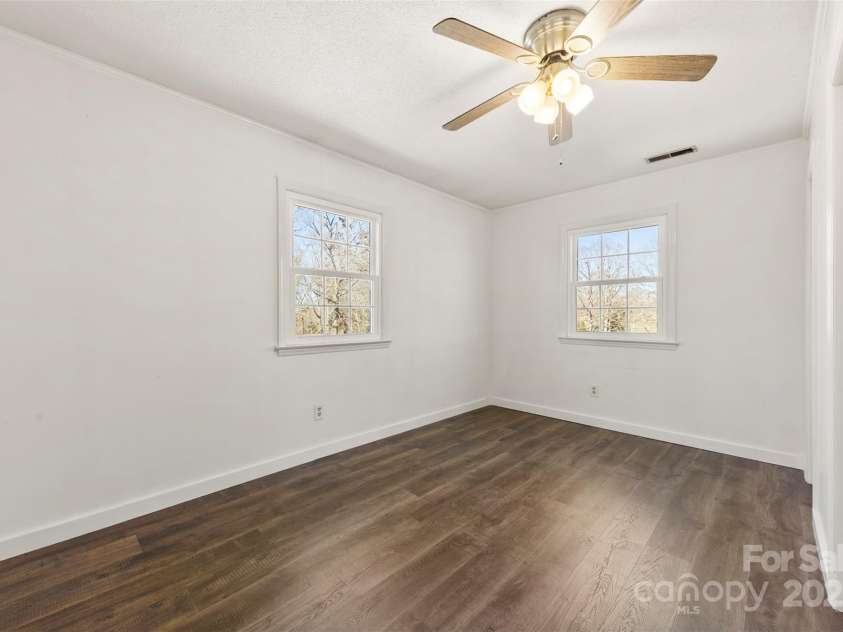 305 Plantation Drive, Kings Mountain, NC 28086.  MLS# CAR4231187, YatesRealty ID 14672. 