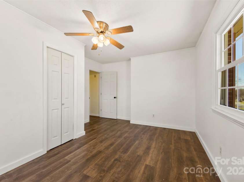 305 Plantation Drive, Kings Mountain, NC 28086.  MLS# CAR4231187, YatesRealty ID 14672. 