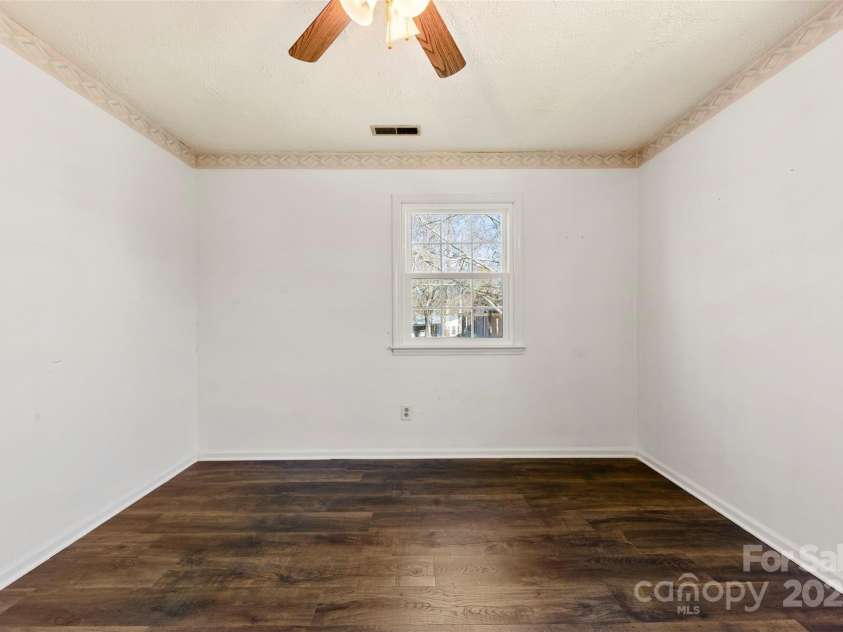 305 Plantation Drive, Kings Mountain, NC 28086.  MLS# CAR4231187, YatesRealty ID 14672. 