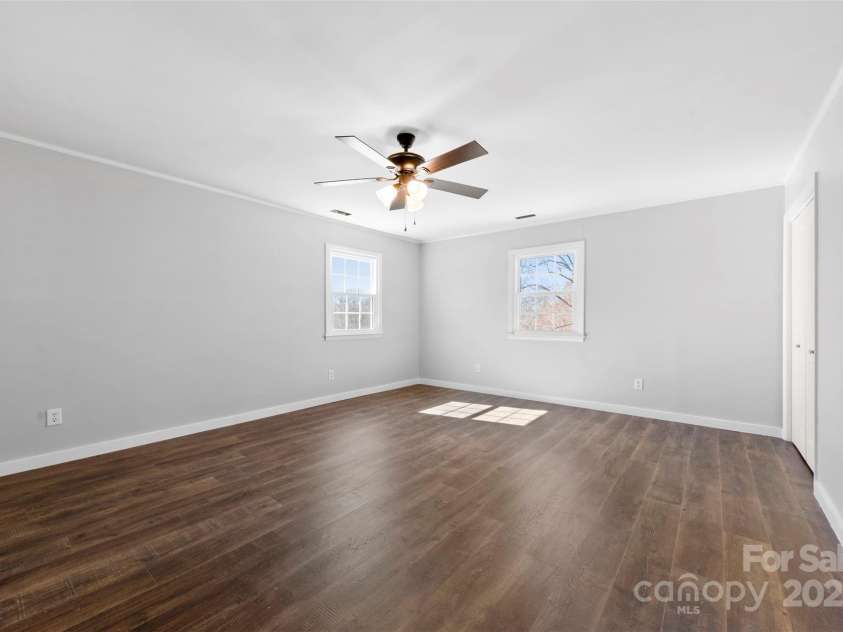 305 Plantation Drive, Kings Mountain, NC 28086.  MLS# CAR4231187, YatesRealty ID 14672. 