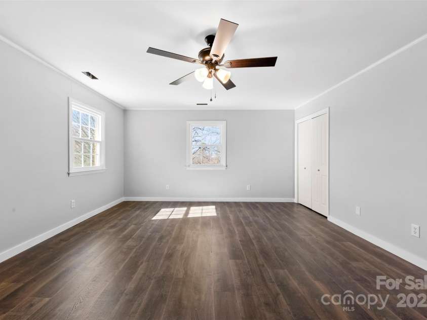 305 Plantation Drive, Kings Mountain, NC 28086.  MLS# CAR4231187, YatesRealty ID 14672. 