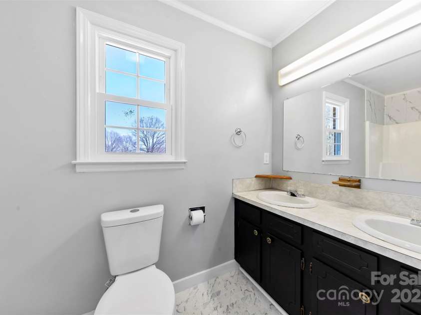 305 Plantation Drive, Kings Mountain, NC 28086.  MLS# CAR4231187, YatesRealty ID 14672. 