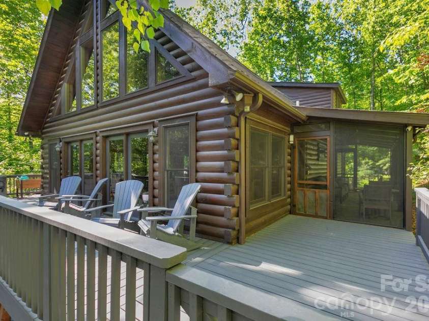 130 Greenfield Circle, Brevard, NC 28712.  MLS# CAR4356093, YatesRealty ID 14673. 