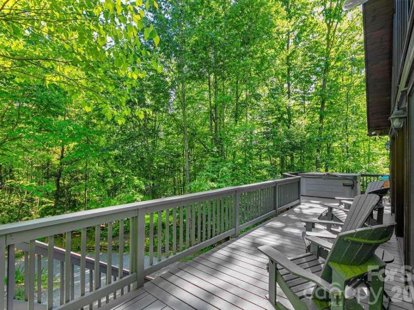 130 Greenfield Circle, Brevard, NC 28712.  MLS# CAR4356093, YatesRealty ID 14673. 