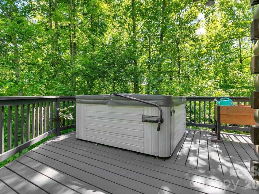 130 Greenfield Circle, Brevard, NC 28712.  MLS# CAR4356093, YatesRealty ID 14673. 