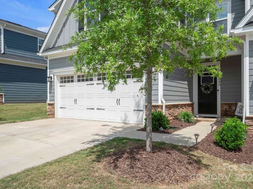 6242 Ashton Park Drive, Denver, NC 28037.  MLS# CAR4252671, YatesRealty ID 14673. Garage w/ Extra Storage