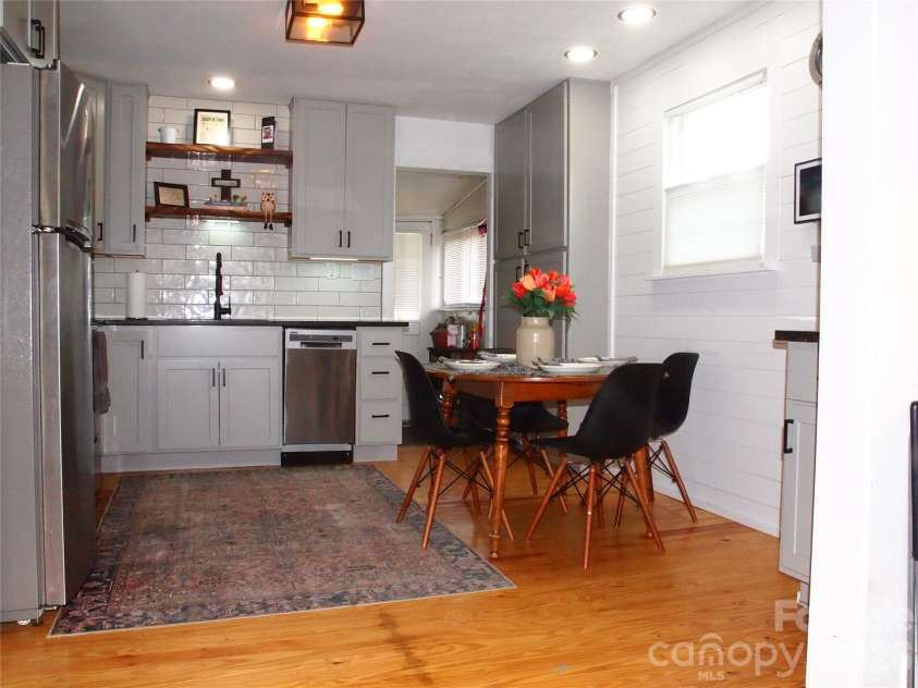316 Hazelwood Avenue, Waynesville, NC 28786.  MLS# CAR4360518, YatesRealty ID 14675. Kitchen